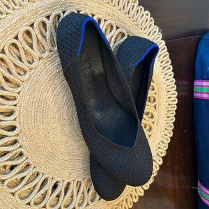 Excellent condition Rothys 9.5!